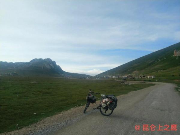 崑崙山的穿越——花石峽、冬給措納湖至香日德