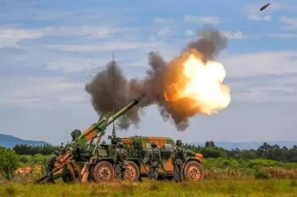 該讓敵人冒著我們的炮火前進了,解放軍多款新型火炮已形成戰鬥力 該讓敵人冒著我們的炮火前進了,解放軍多款新型火炮已形成戰鬥力