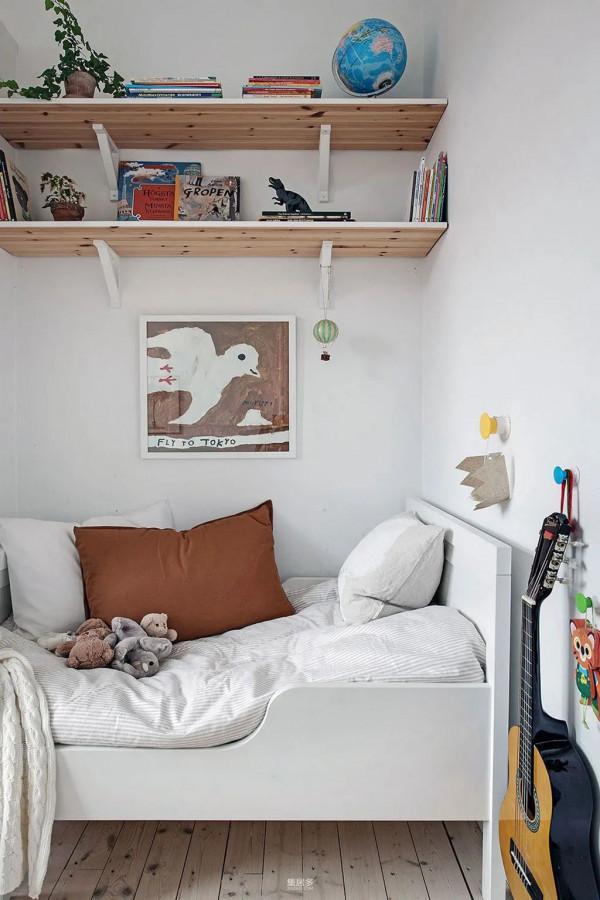 華麗的灰泥造型與時尚裝飾的瑞典公寓(112 平方米) 華麗的灰泥造型與時尚裝飾的瑞典公寓(112 平方米)