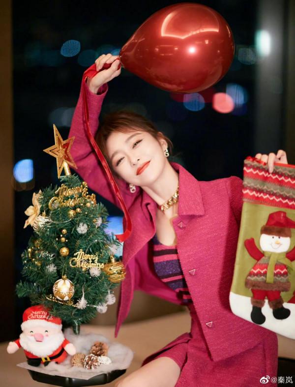 趙雅芝變馮程程，張鈞甯像雪精靈！分分秒秒被女明星聖誕照破防了