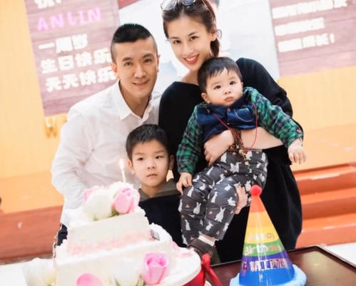 結婚14年,黃聖依嫁入豪門14年終於嫁給了愛情,楊子你就是公主 結婚14年,黃聖依嫁入豪門14年終於嫁給了愛情,楊子你就是公主