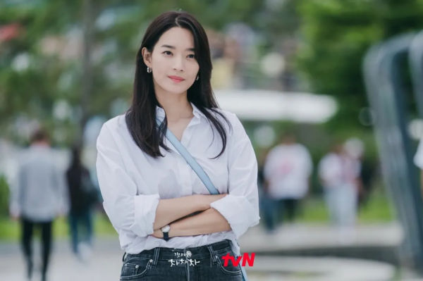 開播兩集換5個愛馬仕，申敏兒才是方臉女孩的造型教科書