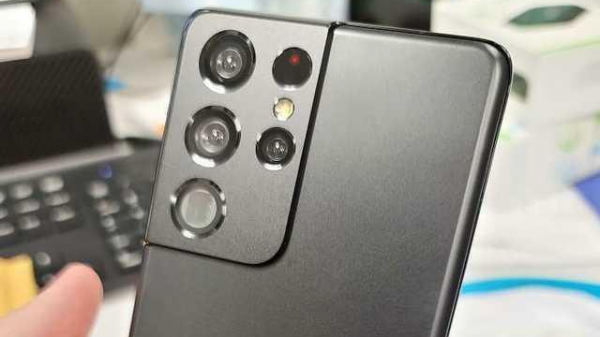 三星高階機很無奈，時隔一年降價2100元，值不值得入手？