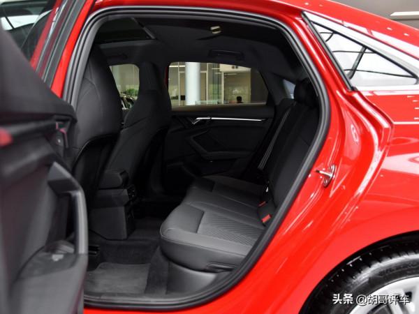 尺寸加長價格便宜，大空間豪華入門級三廂車，帶你看奧迪A3