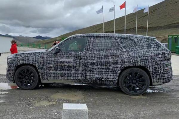 寶馬全新旗艦SUV國內路試諜照曝光 有望年底正式釋出