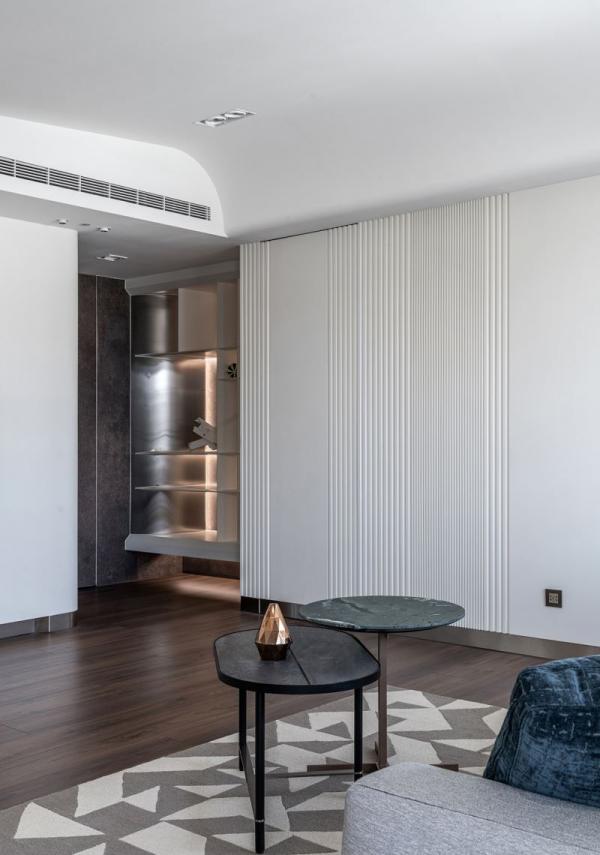 以純白敘寫歲月靜好!150平現代風與父母相鄰的雙拼宅 以純白敘寫歲月靜好!150平現代風與父母相鄰的雙拼宅