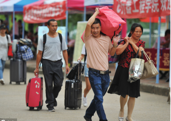 錢不夠念不起大學？貧困生迎來好訊息，國家助學金額度或大幅上調