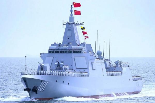 055大驅挺近美國專屬經濟區，美軍為何慌了？中美博弈進入新階段