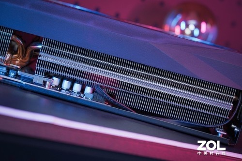 技嘉RTX 3090 Ti魔鷹圖賞 遲來的旗艦卡皇