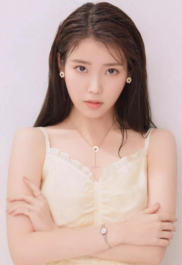 人間小富婆IU李知恩，華麗蛻變的故事