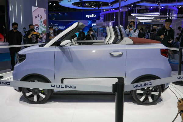 外觀拉風，Q萌敞篷設計，五菱宏光MINIEV敞篷版路試圖曝光