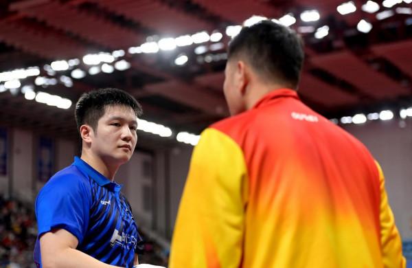 乒乓球——男團第一階段:廣東隊勝天津隊 乒乓球——男團第一階段:廣東隊勝天津隊