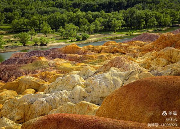 新疆有個五彩灘