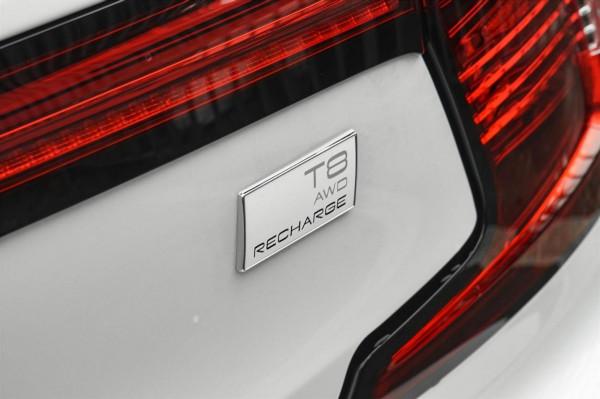 沃爾沃終於豁出去了,S90新能源一口氣就跌13萬,油耗低至1.8L 沃爾沃終於豁出去了,S90新能源一口氣就跌13萬,油耗低至1.8L