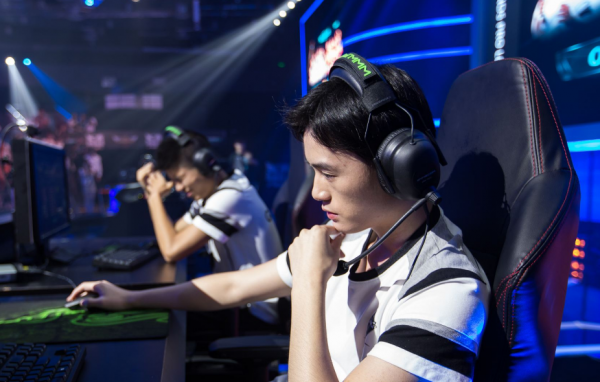 四級潘森打六級螳螂的原因?鬥魚靈藥給出解答,柚子太無奈 四級潘森打六級螳螂的原因?鬥魚靈藥給出解答,柚子太無奈