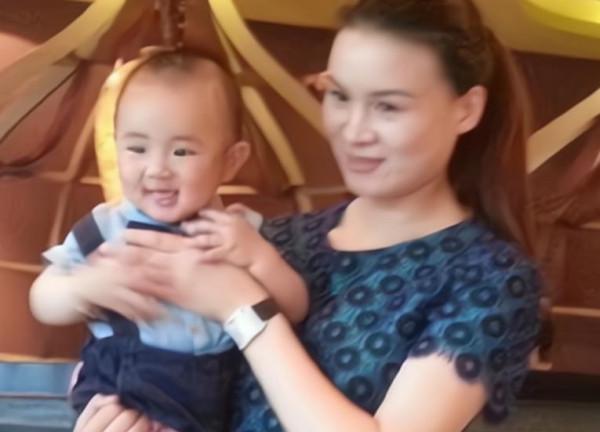 陳中傑曾拜訪朱小貞父母，稱自己一直在行動，給小貞母子討回公道