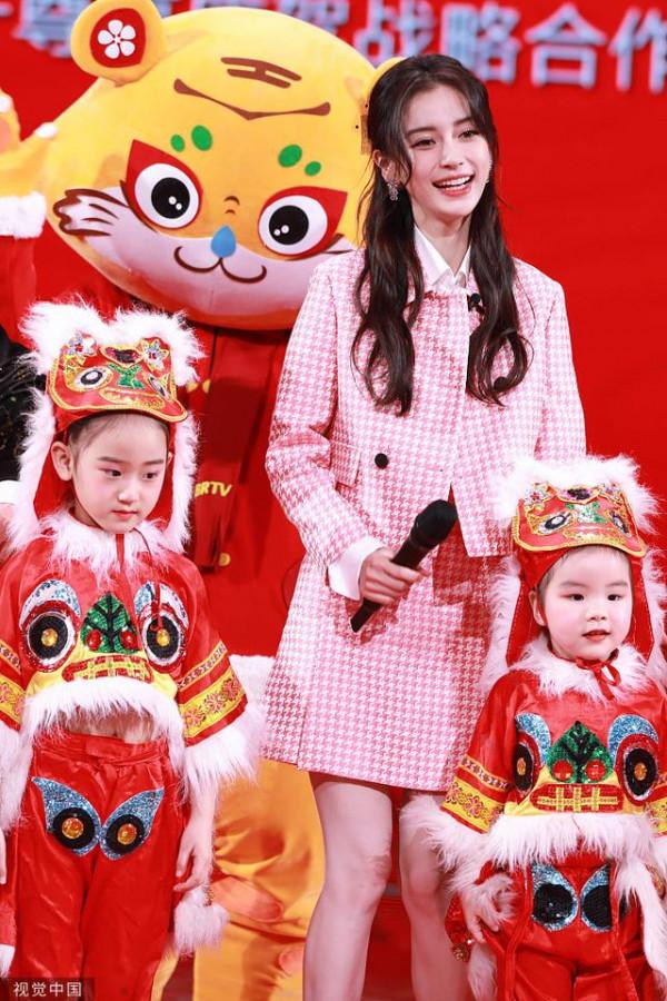 Angelababy楊穎正式成為&OpenCurlyDoubleQuote;書橋達人&rdquo;，官方宣佈新身份