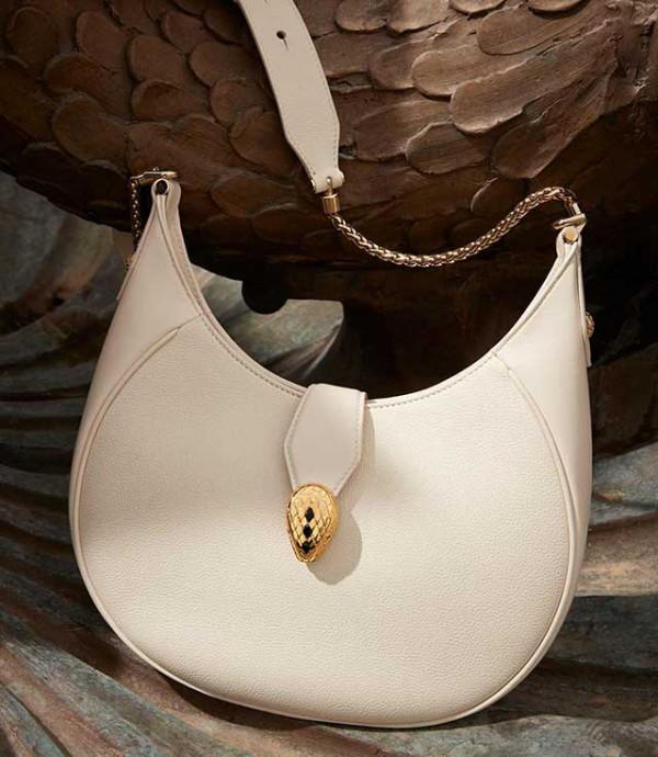 Dior耳機鏈耳環很實用,BVLGARI新手袋展現羅馬式浪漫丨是日美好事物 Dior耳機鏈耳環很實用,BVLGARI新手袋展現羅馬式浪漫丨是日美好事物