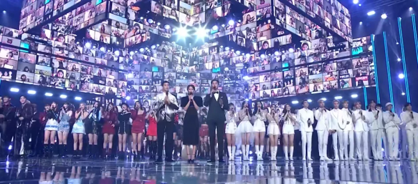 年末舞臺扯下韓娛遮羞布，顏值低、實力差還抄襲，韓國愛豆不行了