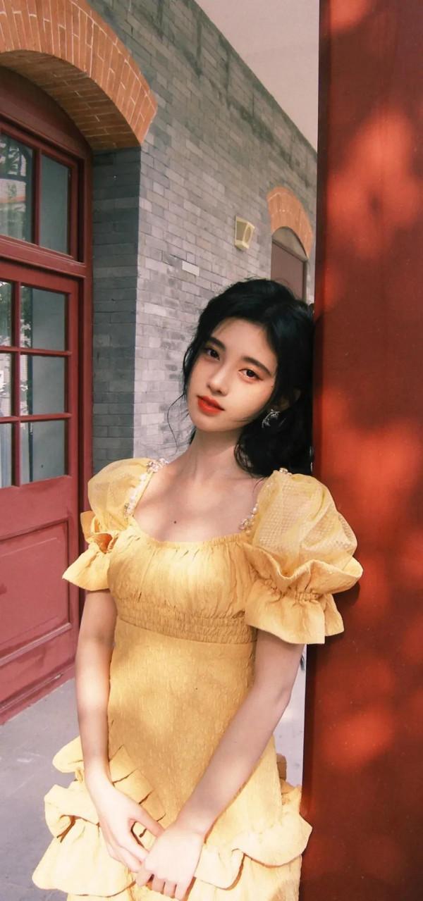 鞠婧禕 小黃裙 桌布 鞠婧禕 小黃裙 桌布