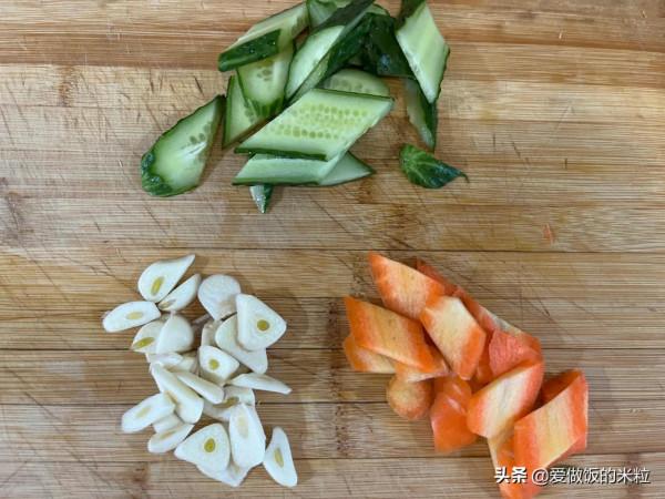 扇貝肉這麼炒，味道鮮美不腥氣，口感嫩滑肉不老