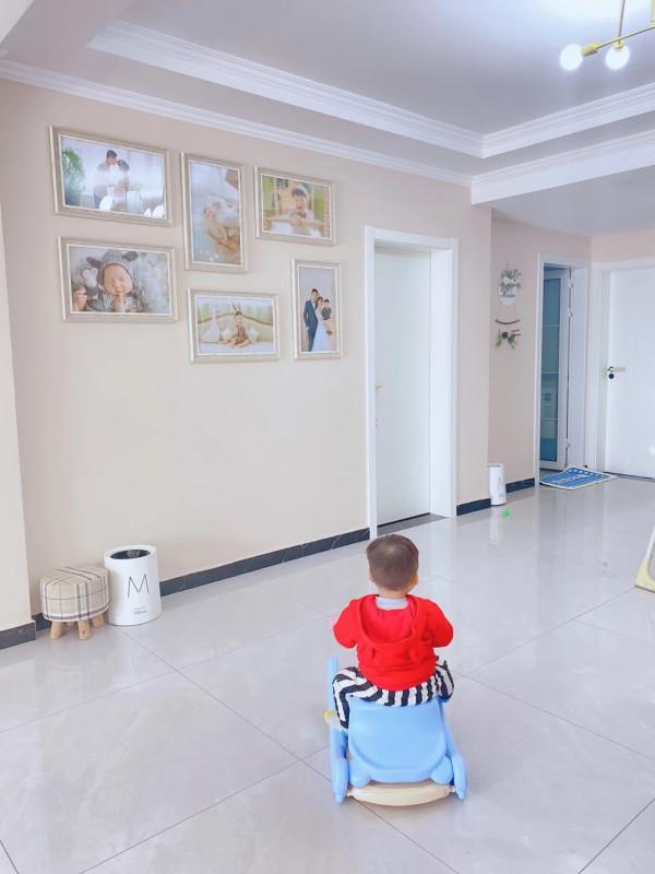 她家106平米，裝修不豪華，卻很乾淨溫馨，滿滿的煙火氣，好舒服