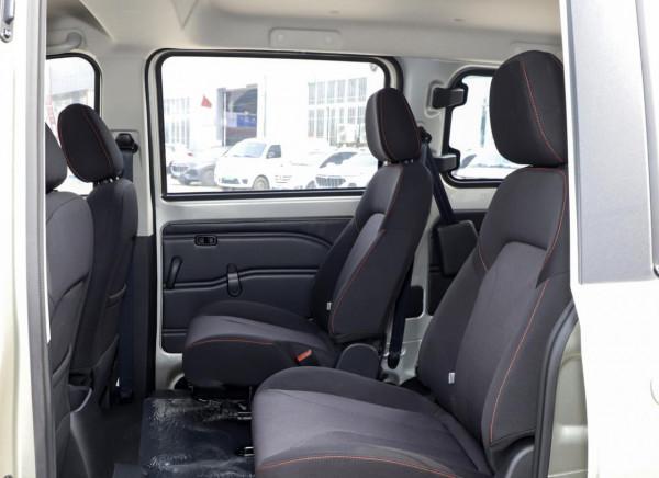 東風新款MPV實車，側滑門，軸距2850mm，5&sol;7&sol;8座都有，兩種動力