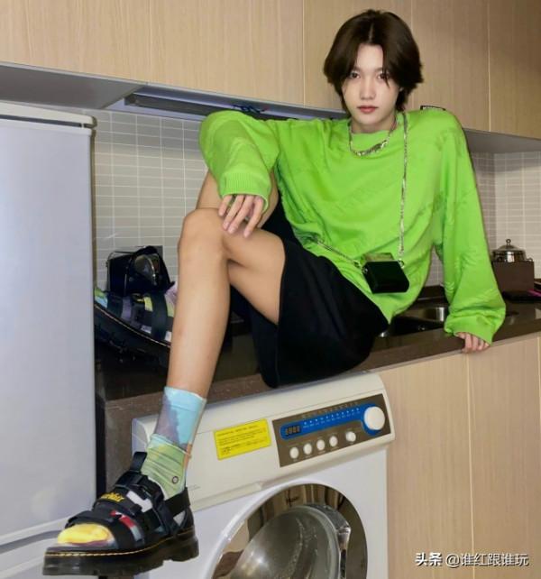 當紅男愛豆孫瀅皓在機場被路人吐槽:大老爺們跟娘們似的 當紅男愛豆孫瀅皓在機場被路人吐槽:大老爺們跟娘們似的