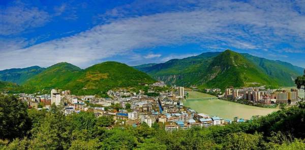 新老成昆線：相隔50年，共同改寫這座小涼山縣城的命運