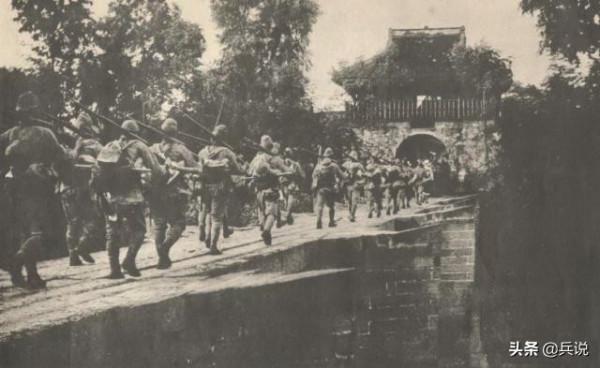 分割槽副司令讓17歲警衛員回家,不料成永別,警衛員幸運生還 分割槽副司令讓17歲警衛員回家,不料成永別,警衛員幸運生還