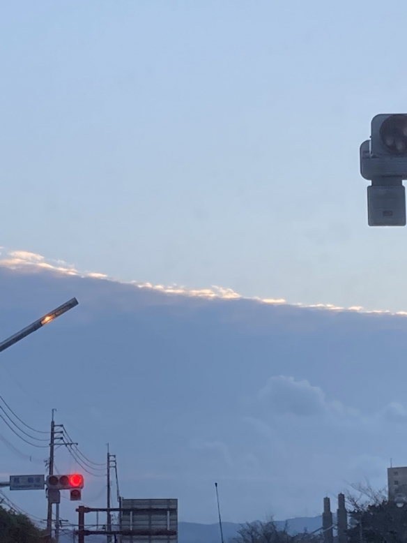 日本天空驚現奇景引眾多點贊 網友：是領域展開