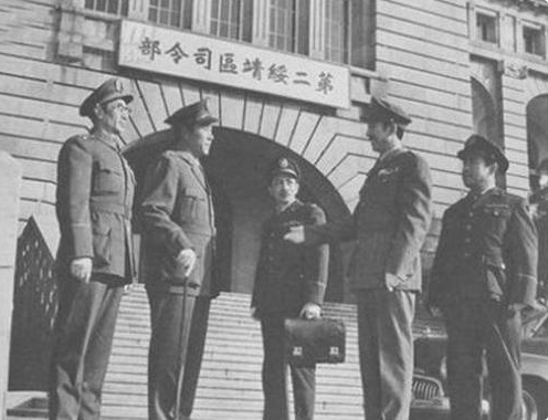 王耀武被俘前,已斷定國民黨大敗,入獄後:早進來晚進來早晚進來 王耀武被俘前,已斷定國民黨大敗,入獄後:早進來晚進來早晚進來