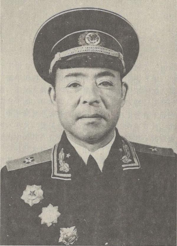 化妝出山遇險群眾將他藏在地窖 建國後創辦海軍第二醫科大學