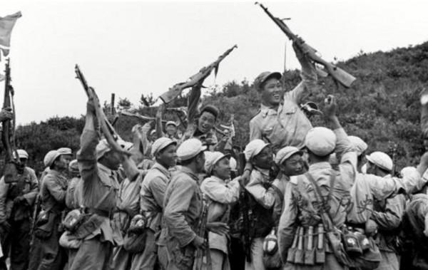 1954年為感謝中國援朝，金日成特派人送24箱蘋果，為何無人敢吃？