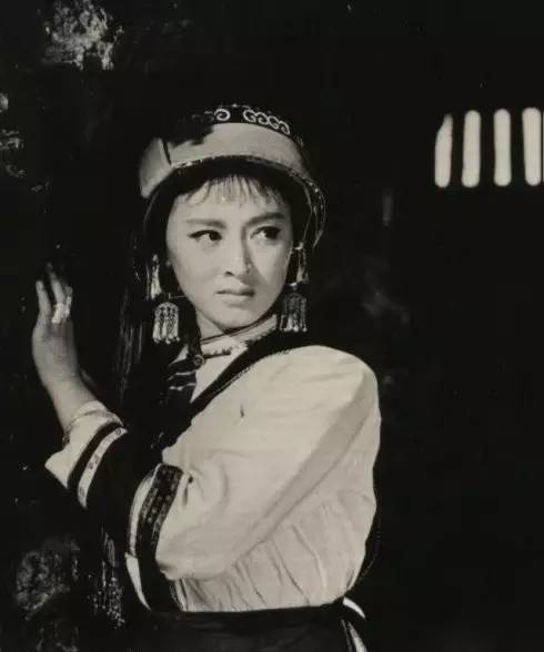 四歲喪母，被精神病折磨半生，“阿詩瑪”楊麗坤的悲慘人生