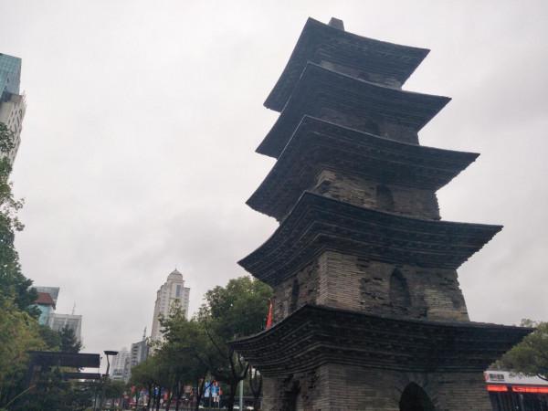 寧波鼓樓的老鄰居,不算起眼的“著名”小塔,天寧寺西塔瞭解一下 寧波鼓樓的老鄰居,不算起眼的“著名”小塔,天寧寺西塔瞭解一下