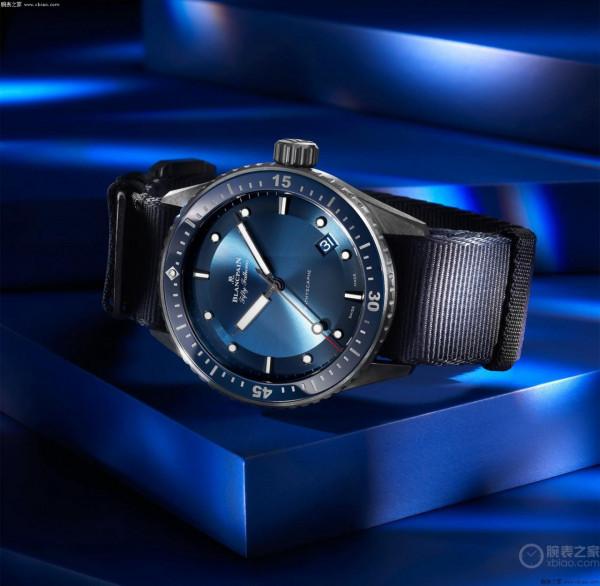 寶珀Blancpain推出43.6毫米五十噚深潛器陶瓷腕錶寶嘉爾藍色特別版