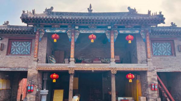 在高都古鎮，情人節遇上元宵節