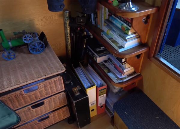 52歲的他放棄一切，住進33㎡“房船”中漂泊流浪，一晃已生活5年