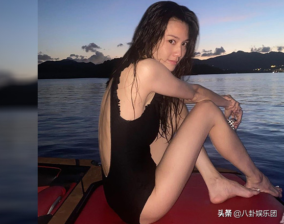 周秀娜曬長裙露出纖瘦手臂照片,卻被網民留言一面倒:太瘦了 周秀娜曬長裙露出纖瘦手臂照片,卻被網民留言一面倒:太瘦了