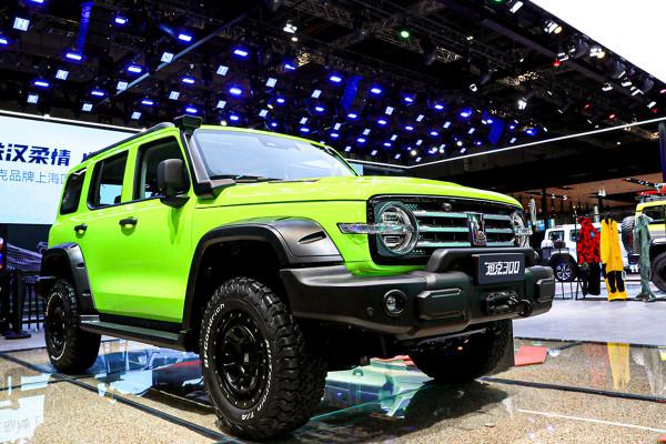 坦克300、路虎衛士、北汽BJ40...這幾款SUV不愧是拖掛房車首選