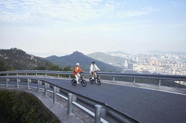 小米生態又添新品，騎記電動助力腳踏車單手可拎，續航60KM