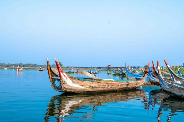 緬甸有座柚木做的橋，未使用一顆鐵釘，是世界十大最美日落地之一