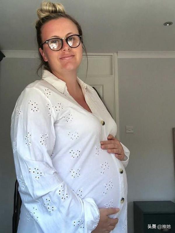 倆胎兒在媽媽子宮裡搶食，弟弟出生時不到1斤重，奇蹟般活了下來