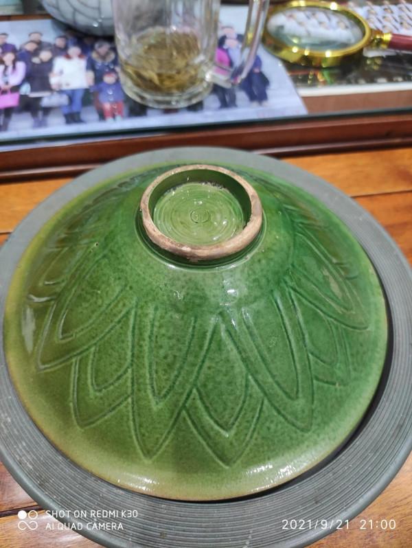 契丹遼上京窯蓮瓣印花綠釉碗公元1100-1125年作品_國寶級