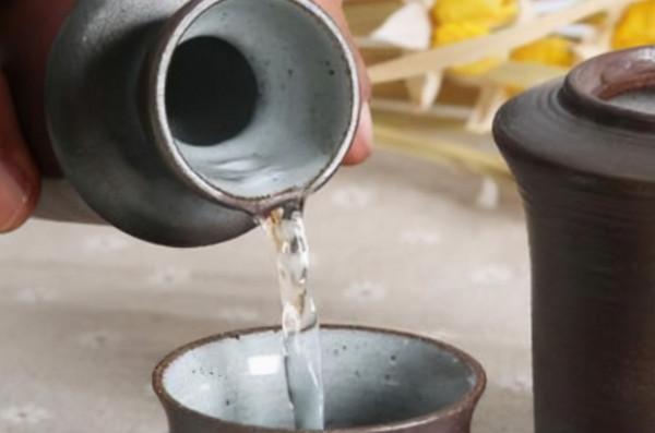 喝啤酒與喝白酒,對肝臟有何不同?看完你就知道答案了 喝啤酒與喝白酒,對肝臟有何不同?看完你就知道答案了