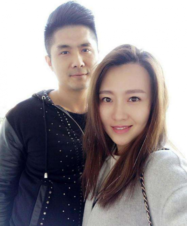 “潘長江女兒”潘陽：父親力捧也不紅，嫁給10億富商，成豪門闊太