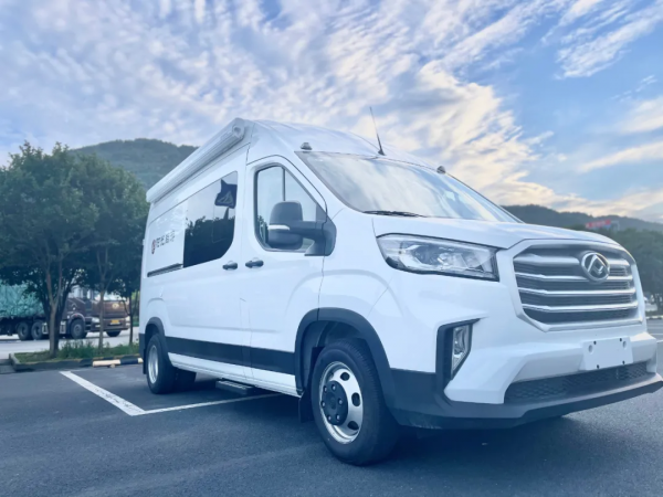 陽光尚遊“鴻雁”大通V90底盤 加長軸超高頂 後橫床佈局 商旅兼備 陽光尚遊“鴻雁”大通V90底盤 加長軸超高頂 後橫床佈局 商旅兼備