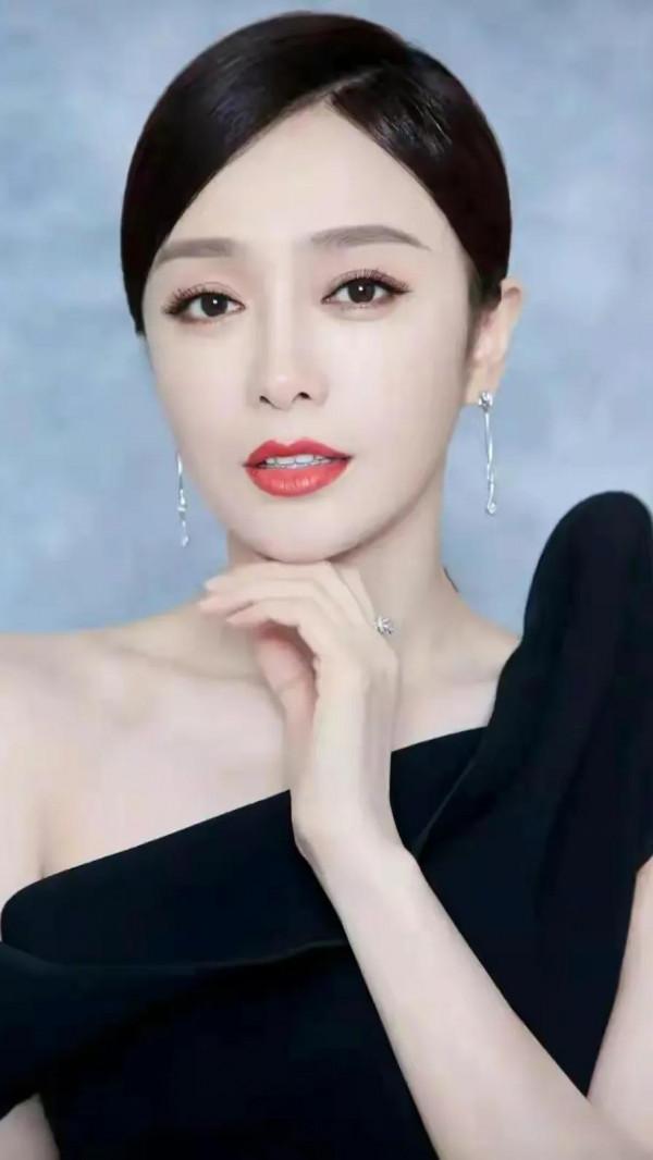 秦嵐高畫質照片和漂亮三妮，你更喜歡誰？