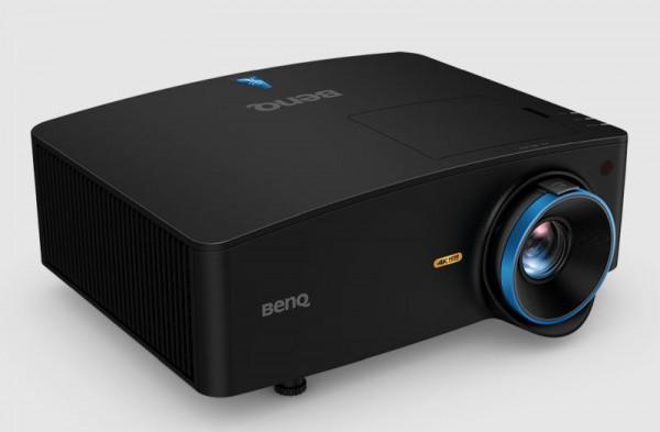BenQ 釋出針對高爾夫模擬器的 4K 鐳射投影儀